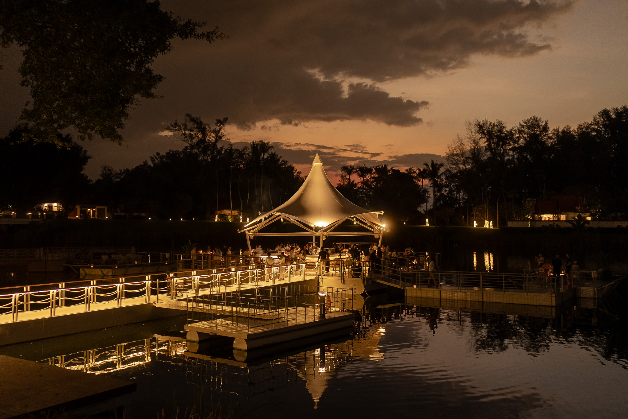 Tin Tapas Bar Floating Restaurant Phuket